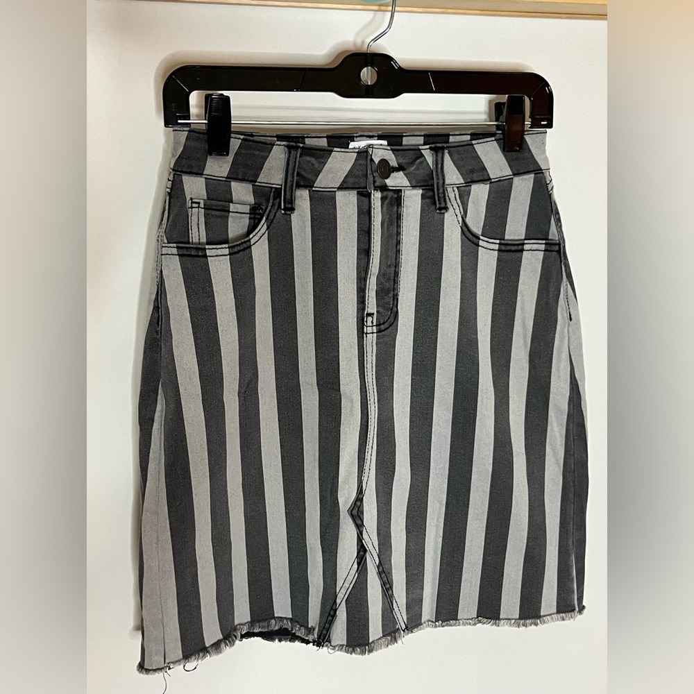 NWOT White Birch denim skirt